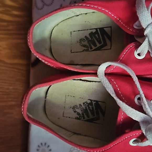 VANS - Picture 7 of 14